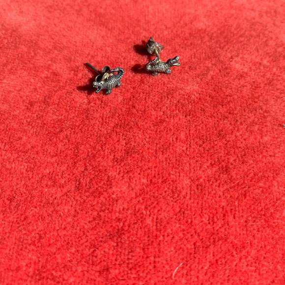 🐊🐊Alligator Stud Earrings! - Picture 2 of 2